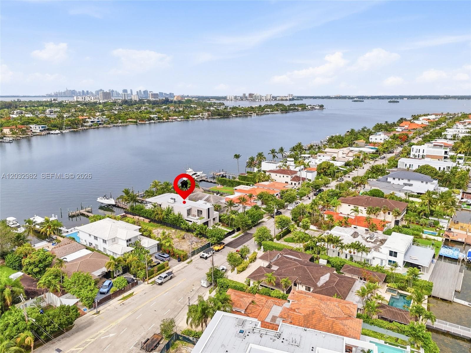 1050 Stillwater Dr photo 4