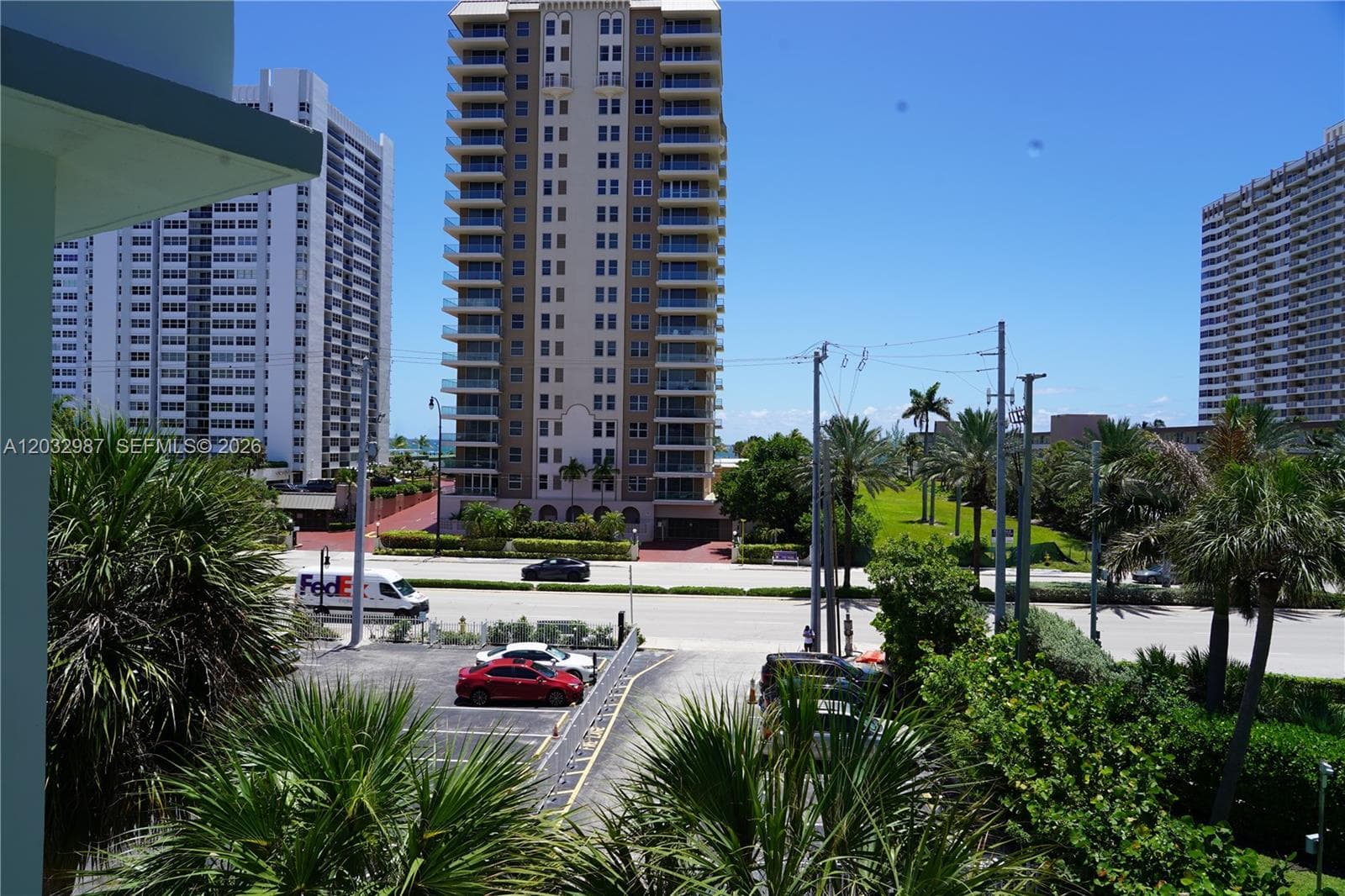 1913 S Ocean Dr 405 photo 16