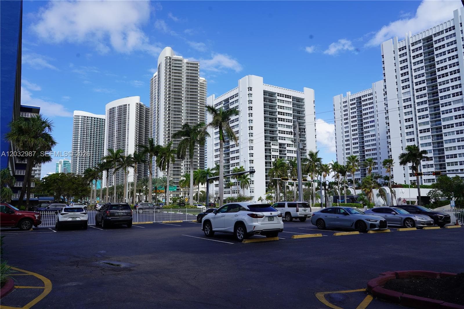 1913 S Ocean Dr 405 photo 3