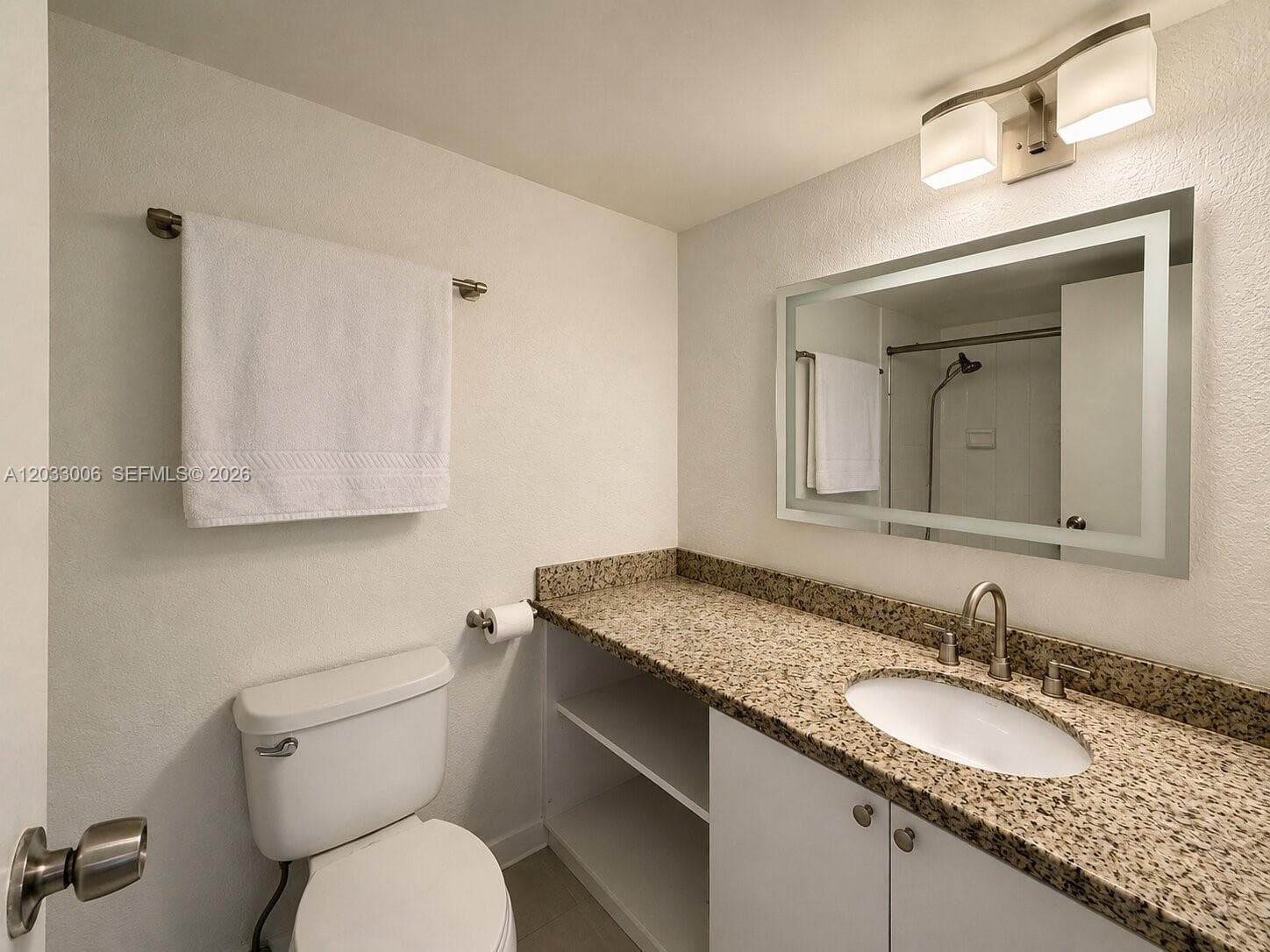 1000 Parkview Dr 415 photo 6