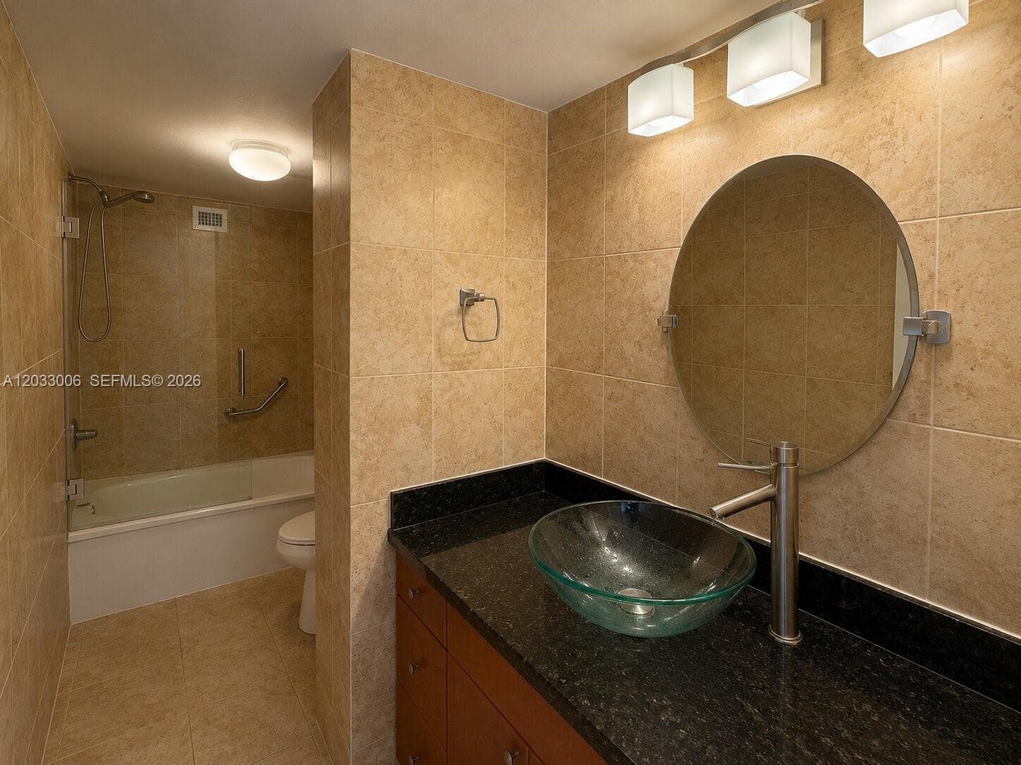 1000 Parkview Dr 415 photo 3
