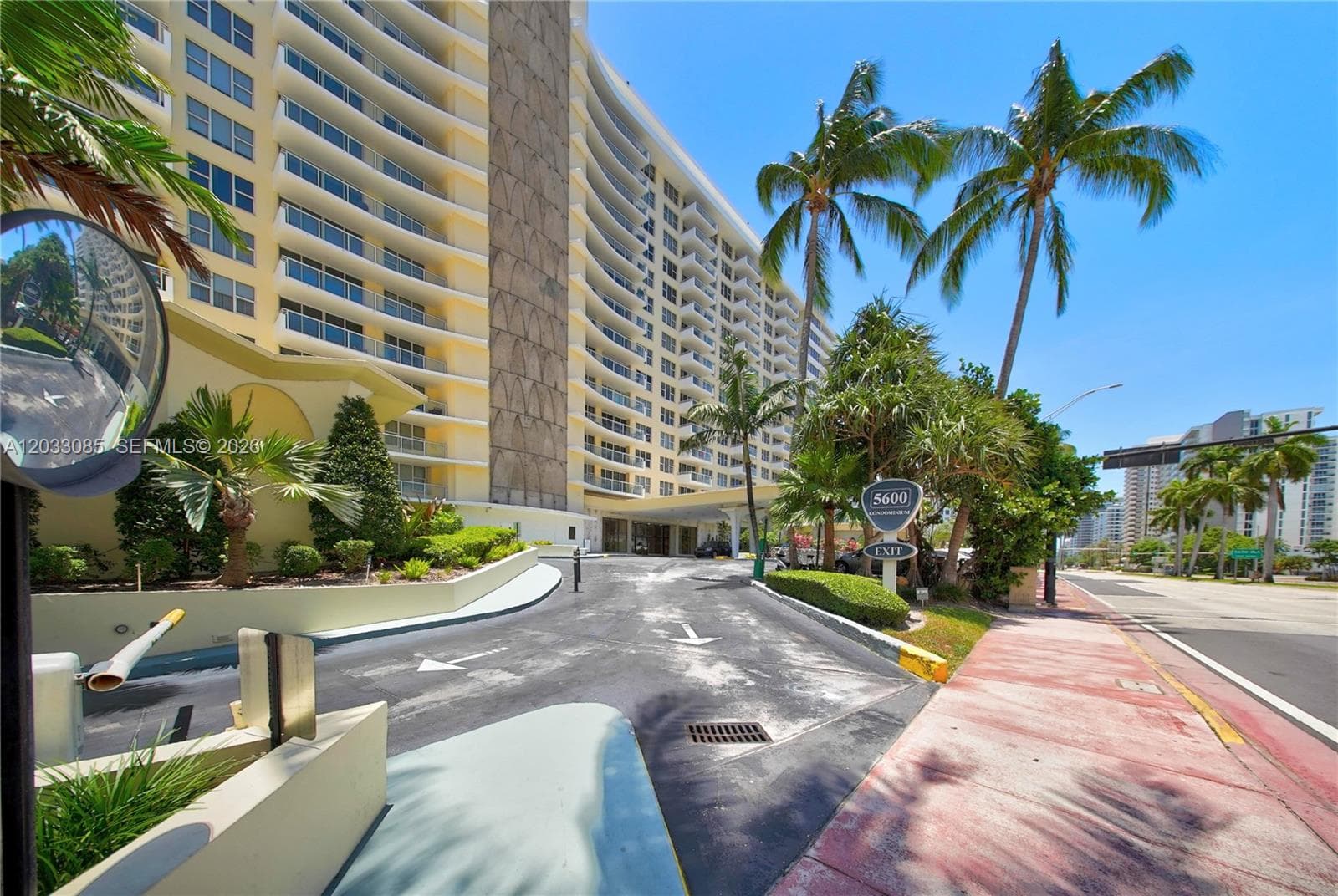 5600 Collins Ave 7W photo 2