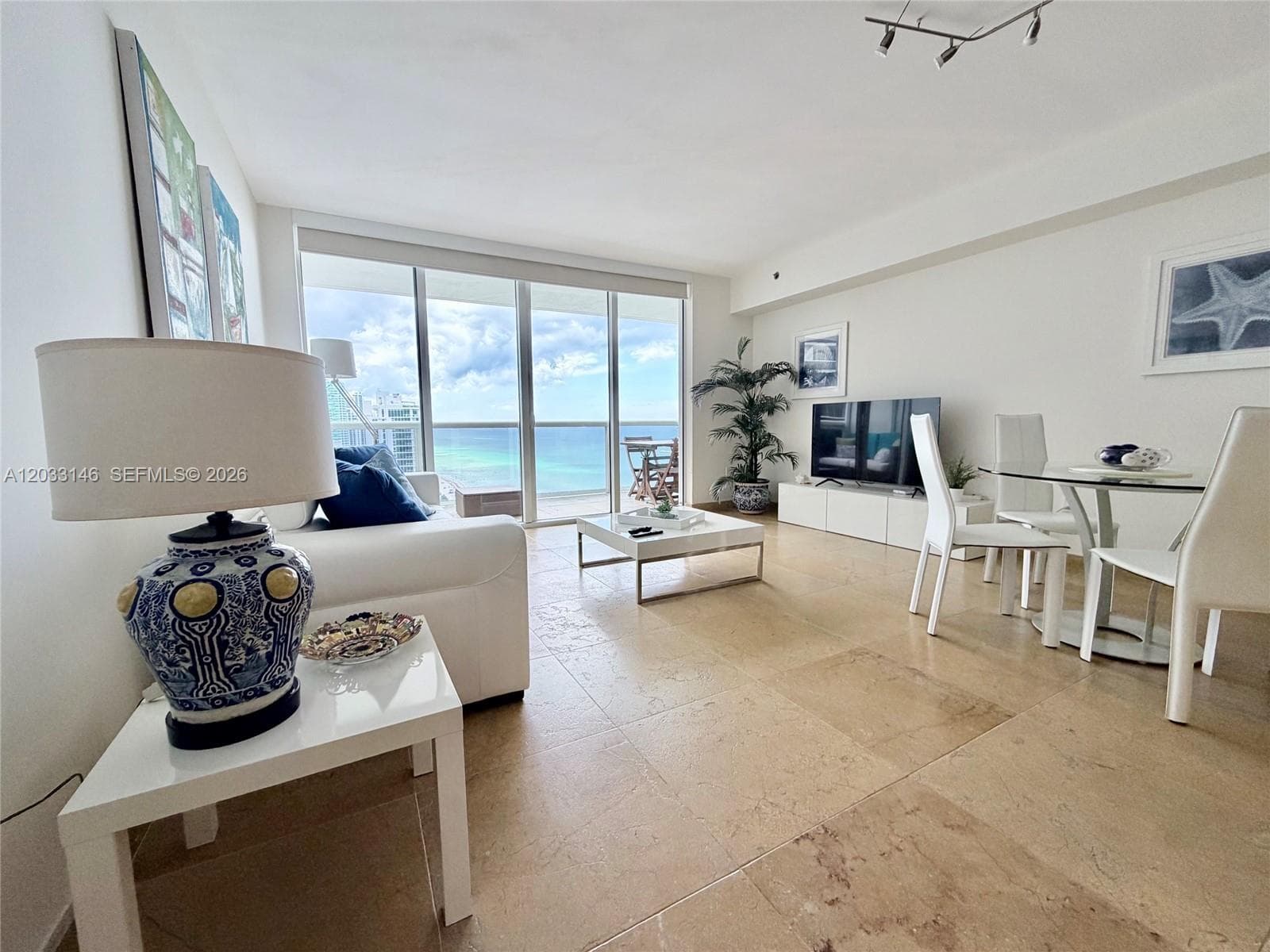 1830 S Ocean Dr 2412 photo 3