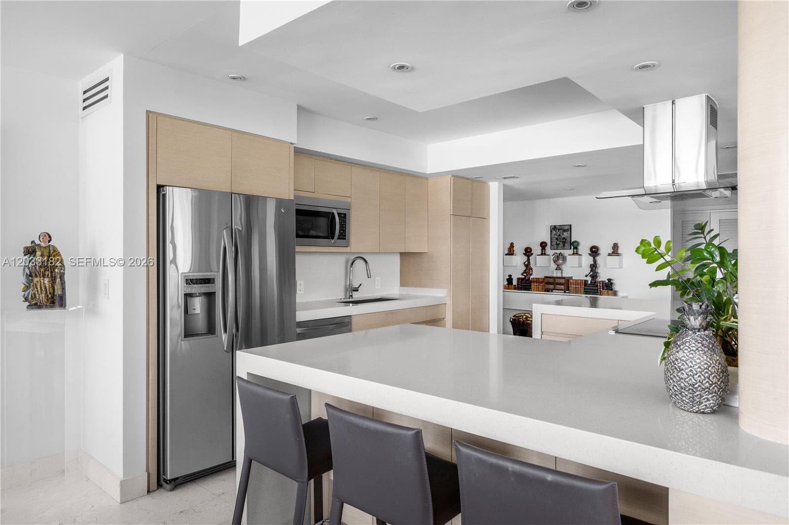 200 Ocean Lane Drive 409 photo 7