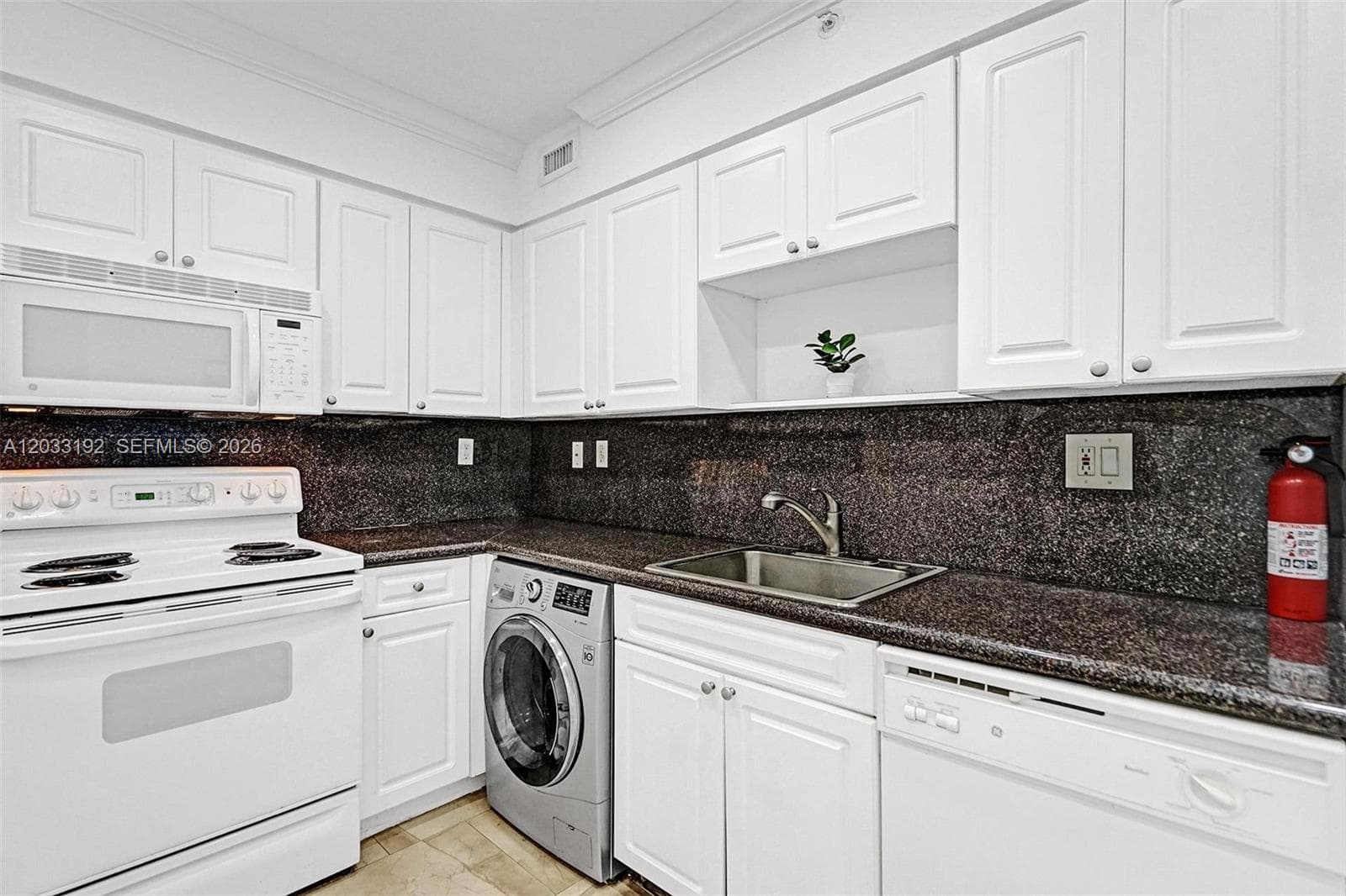 2501 S Ocean Dr 1122 (Available Aug 20) photo 7