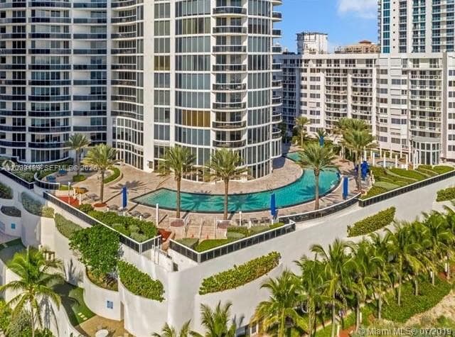 17201 Collins Ave 2209 photo 1
