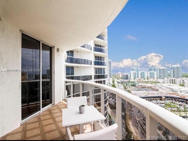 17201 Collins Ave 2209 photo 11