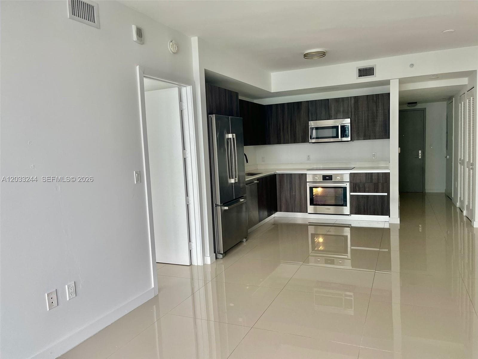 488 NE 18TH St 4403 photo 6