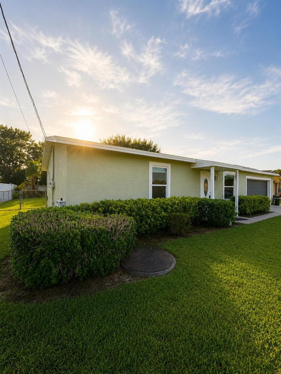 3666 SW Rivera Street photo 24