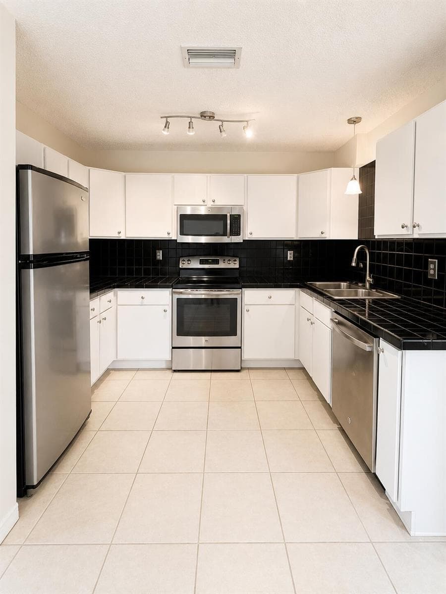 3666 SW Rivera Street photo 11