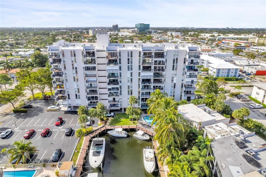 4800 Bayview 306 photo 22