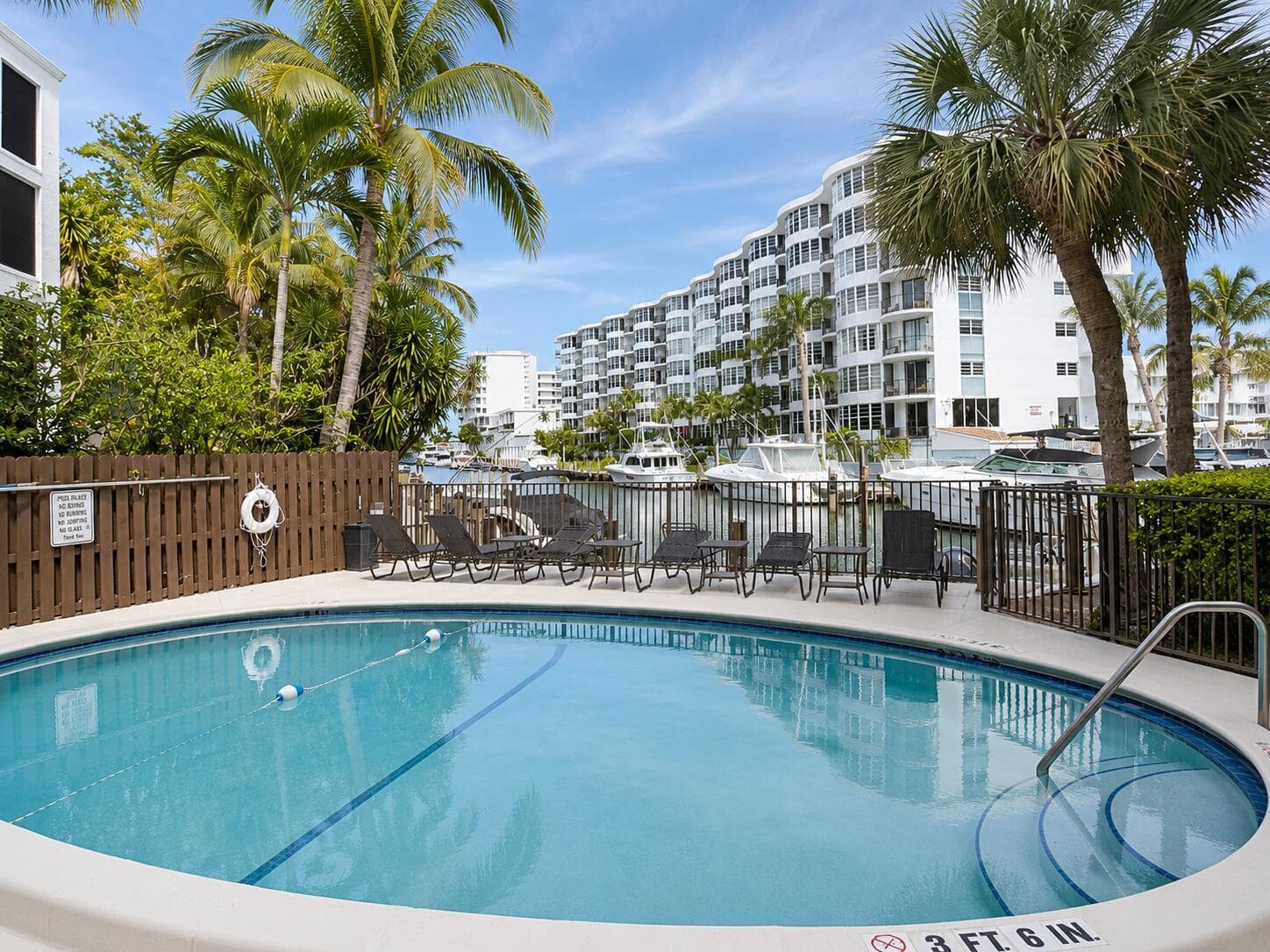 4800 Bayview 306 photo 3