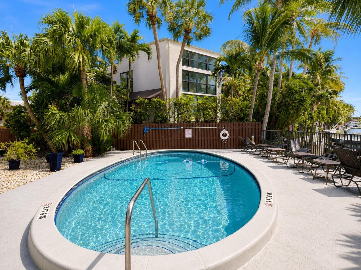 4800 Bayview 306 photo 21