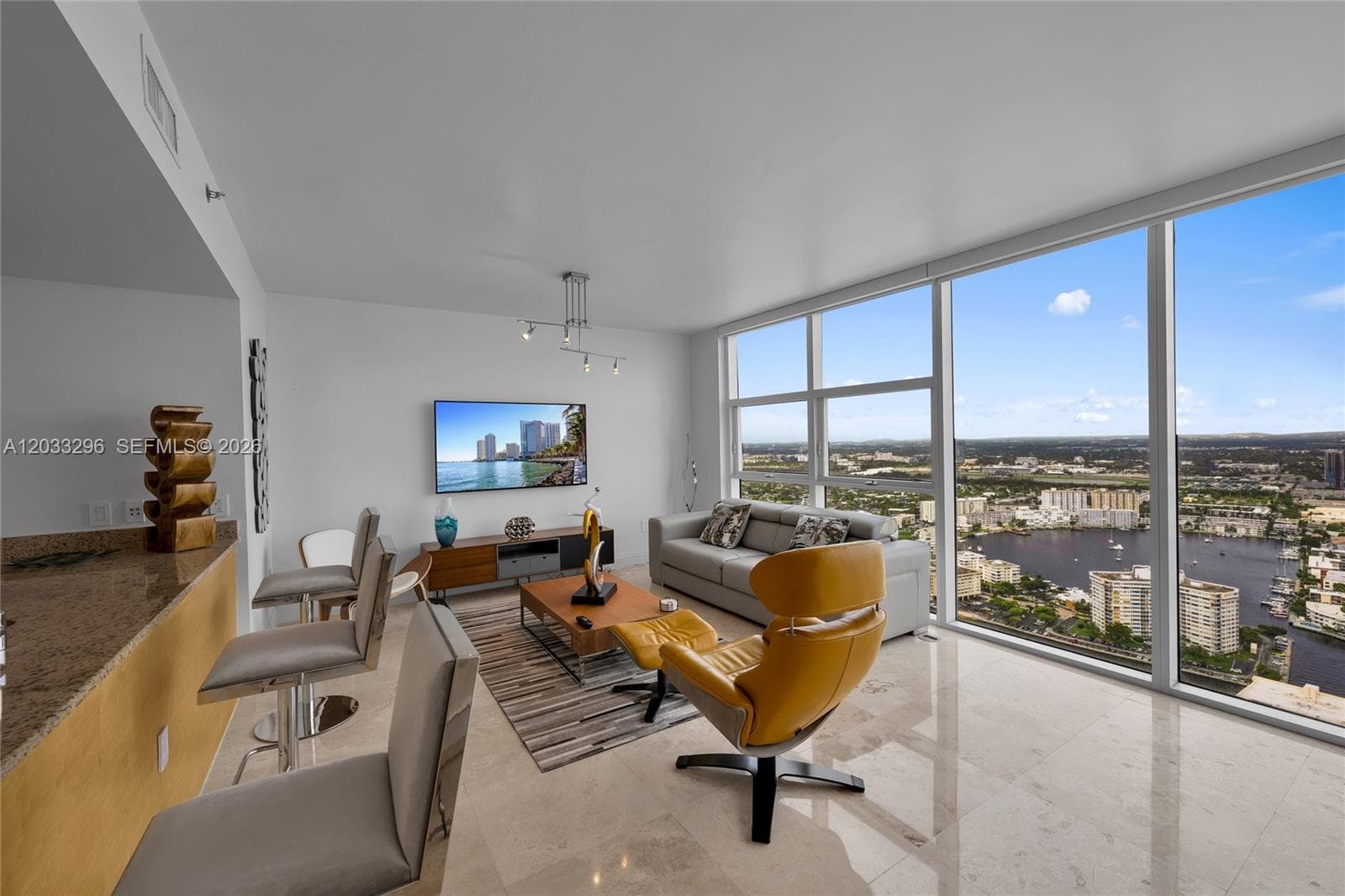 1830 S Ocean Dr 4807 photo 2