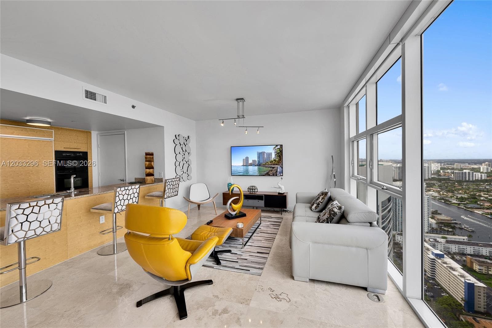1830 S Ocean Dr 4807 photo 3