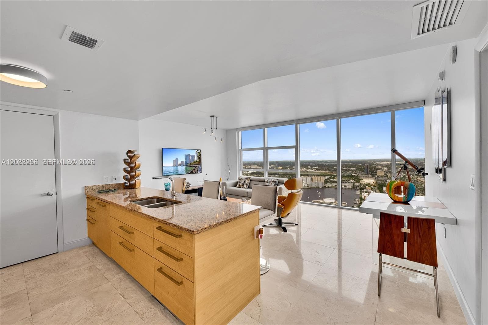1830 S Ocean Dr 4807 photo 1