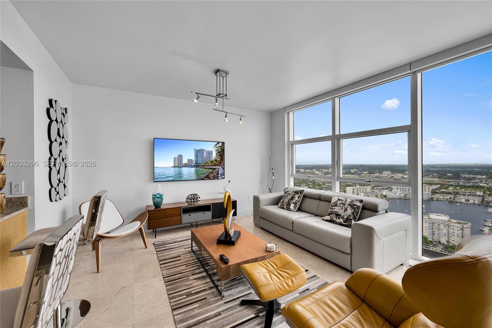 1830 S Ocean Dr 4807 photo 4