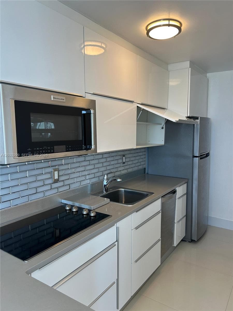 1255 Collins Ave 807 photo 8