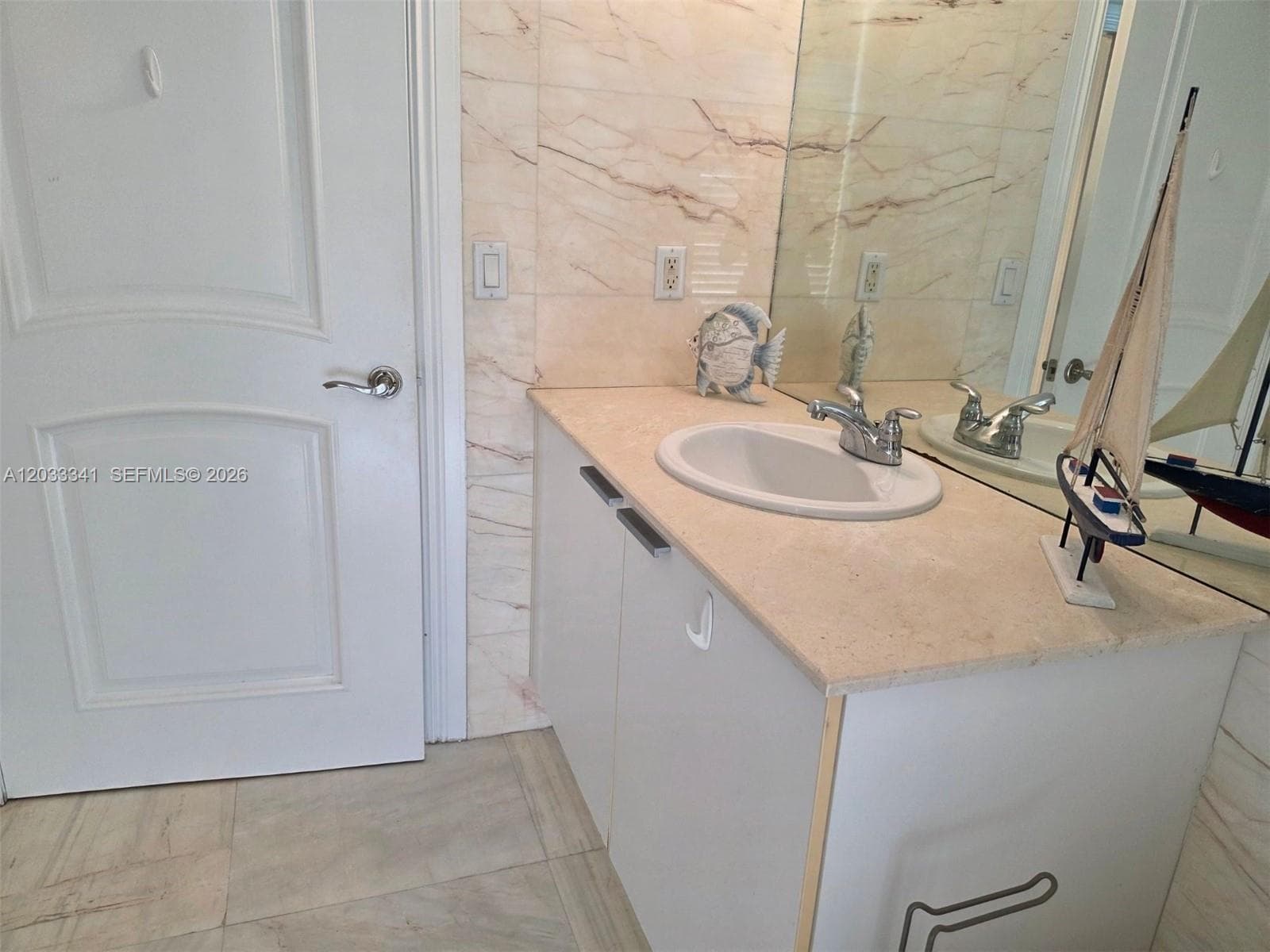 16699 Collins Ave 1803 photo 20