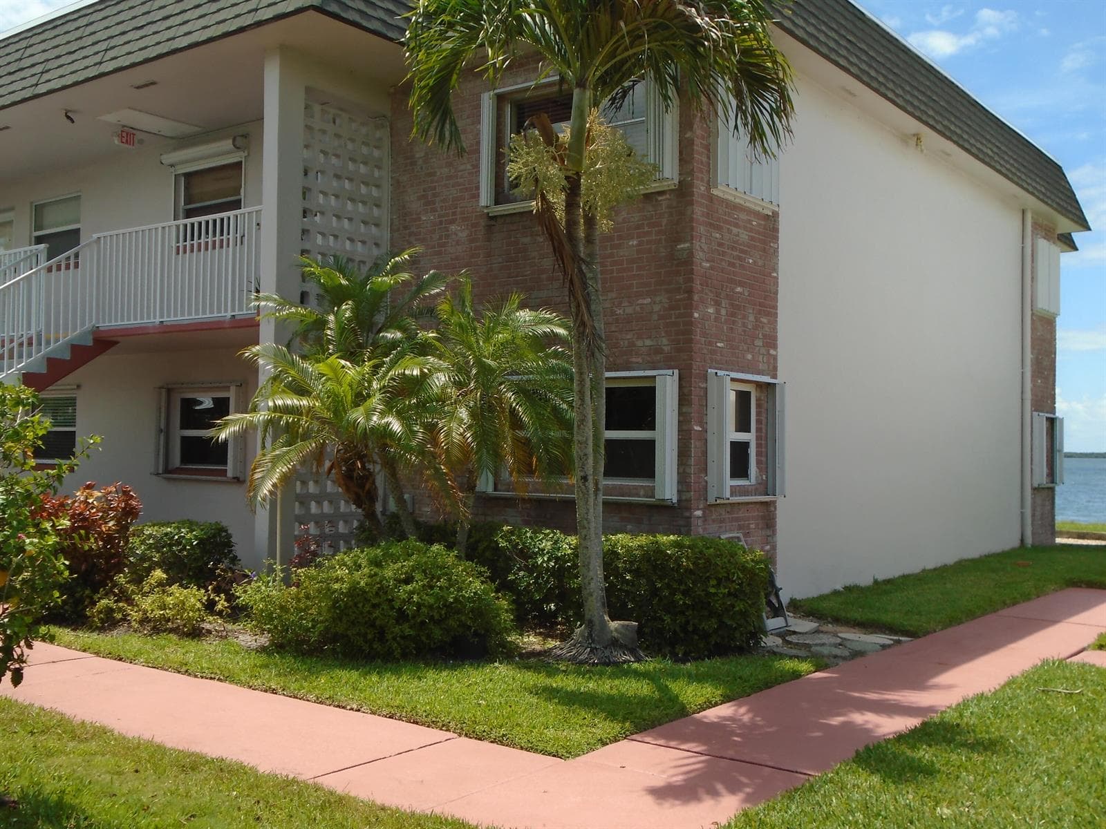 1133 Bayshore Drive 105 photo 1