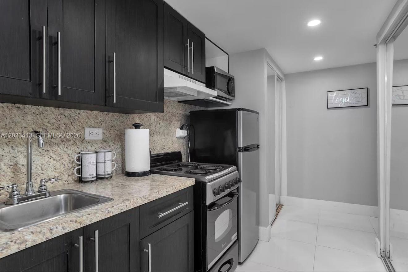 19201 Collins Ave 440 photo 6