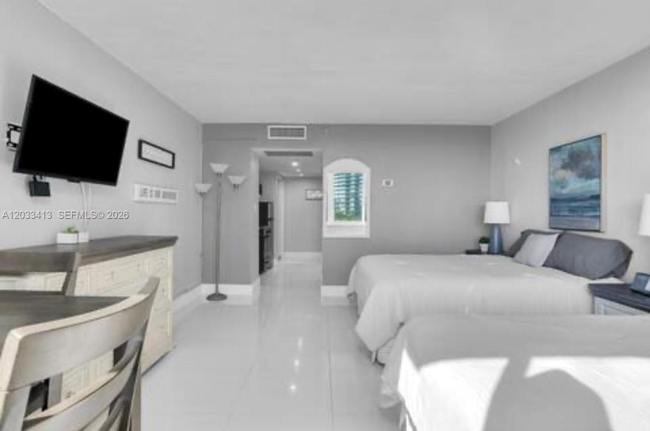 19201 Collins Ave 440 photo 3