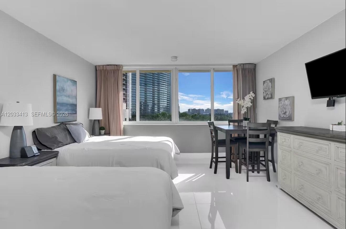 19201 Collins Ave 440 photo 1