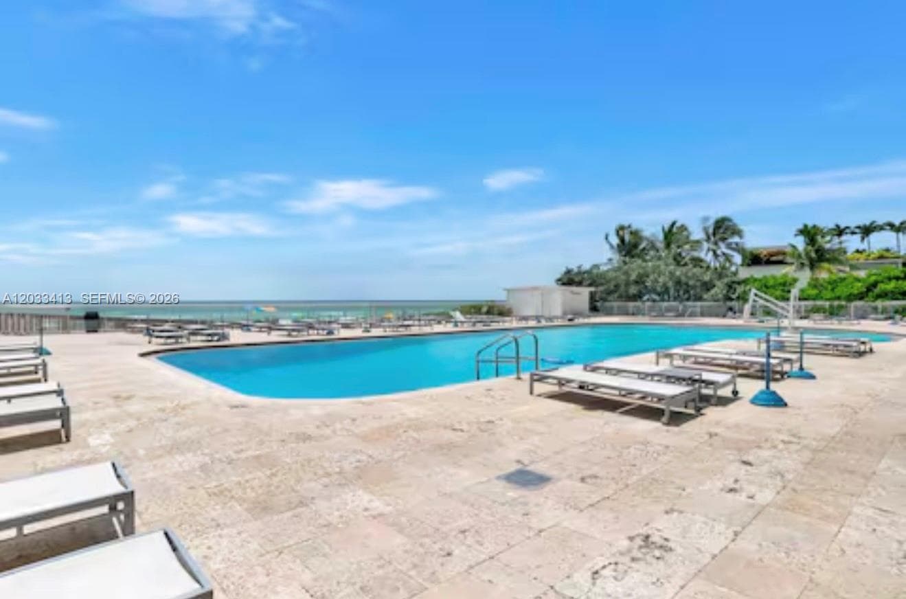 19201 Collins Ave 440 photo 10