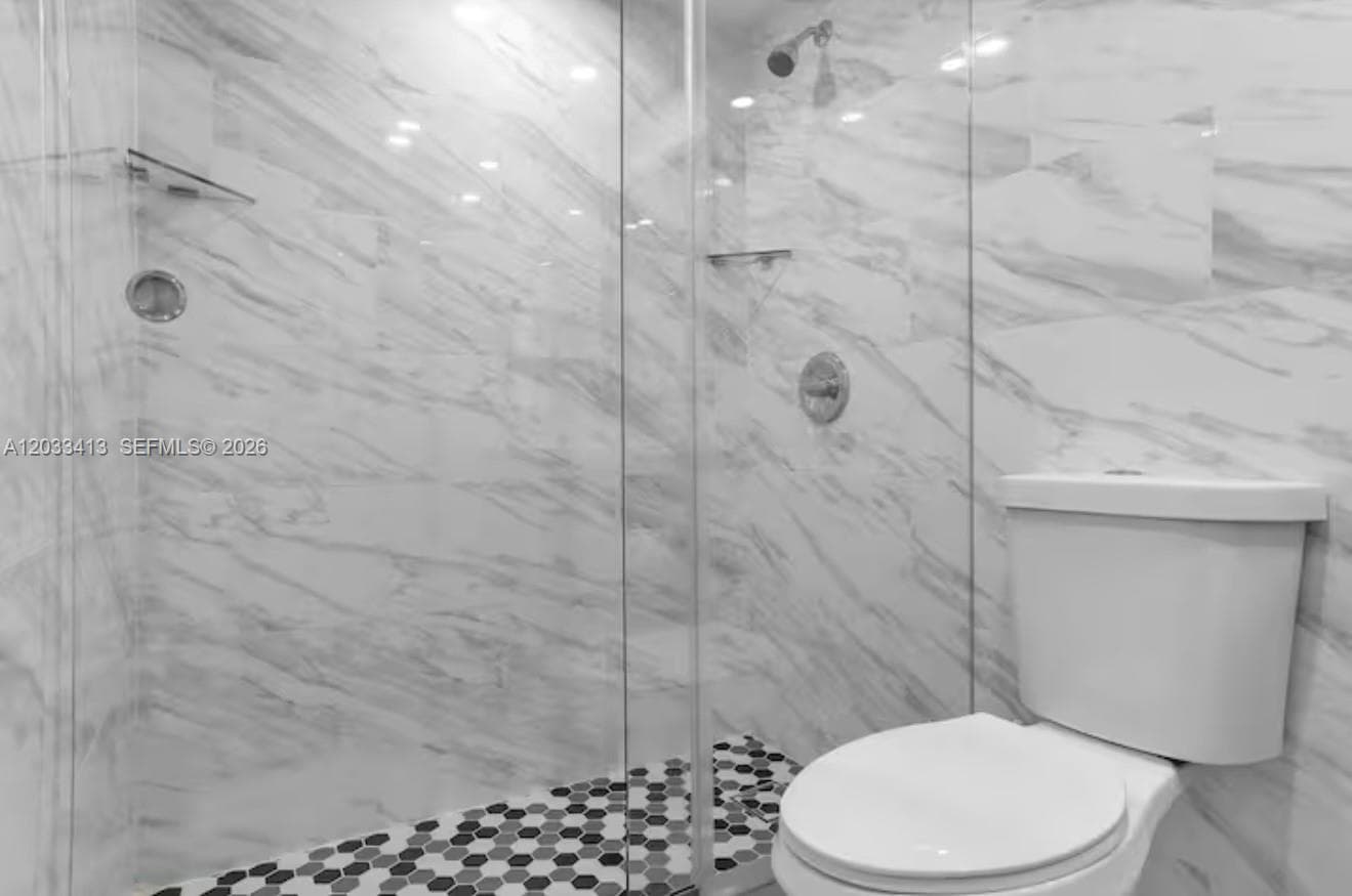 19201 Collins Ave 440 photo 8