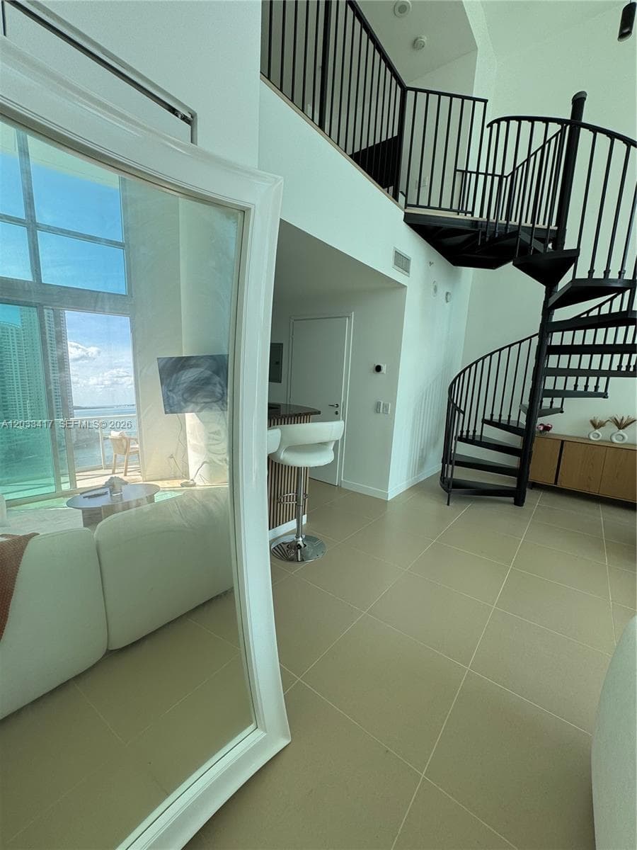 300 S Biscayne Blvd L-1218 photo 16