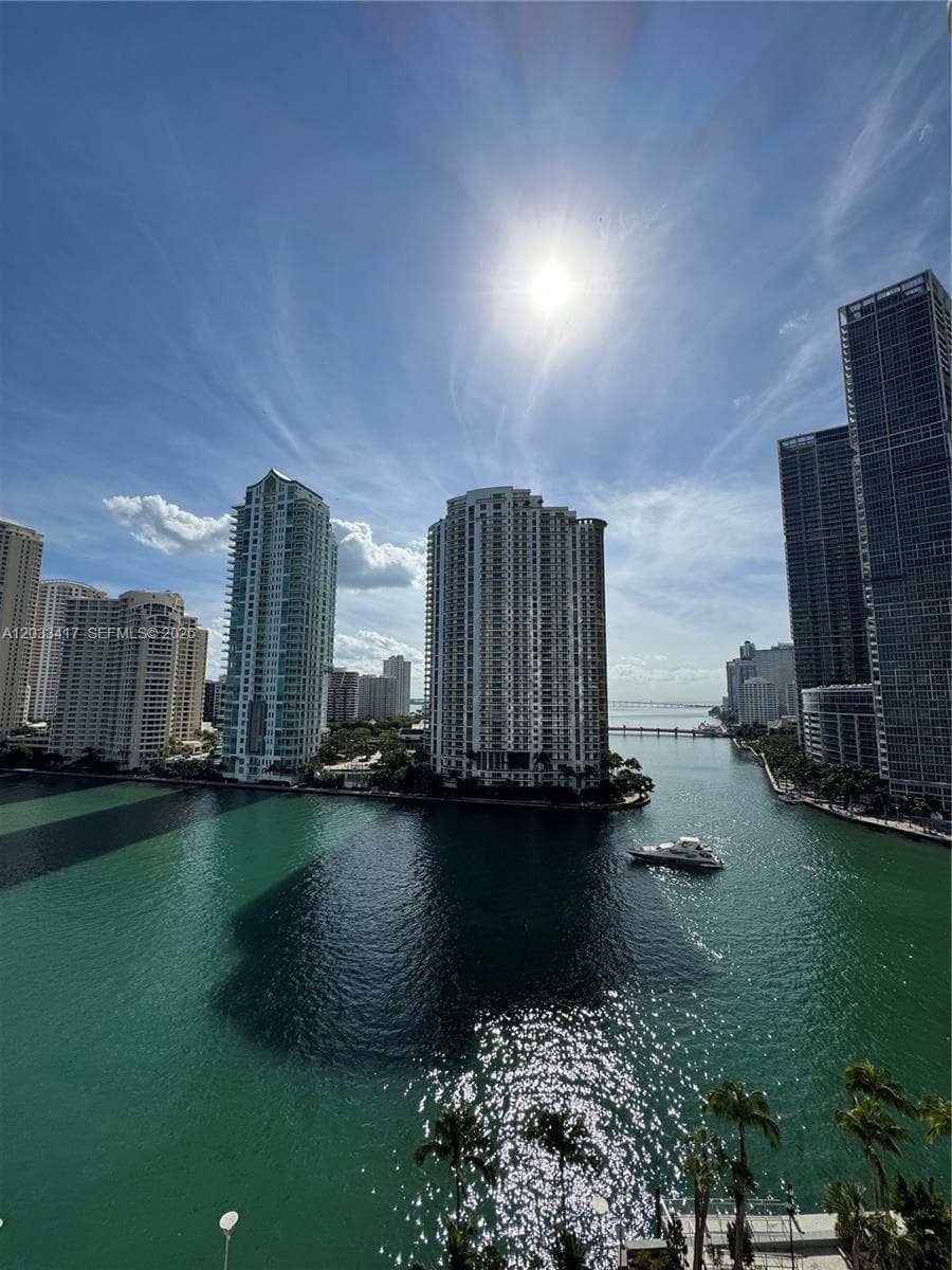 300 S Biscayne Blvd L-1218 photo 21