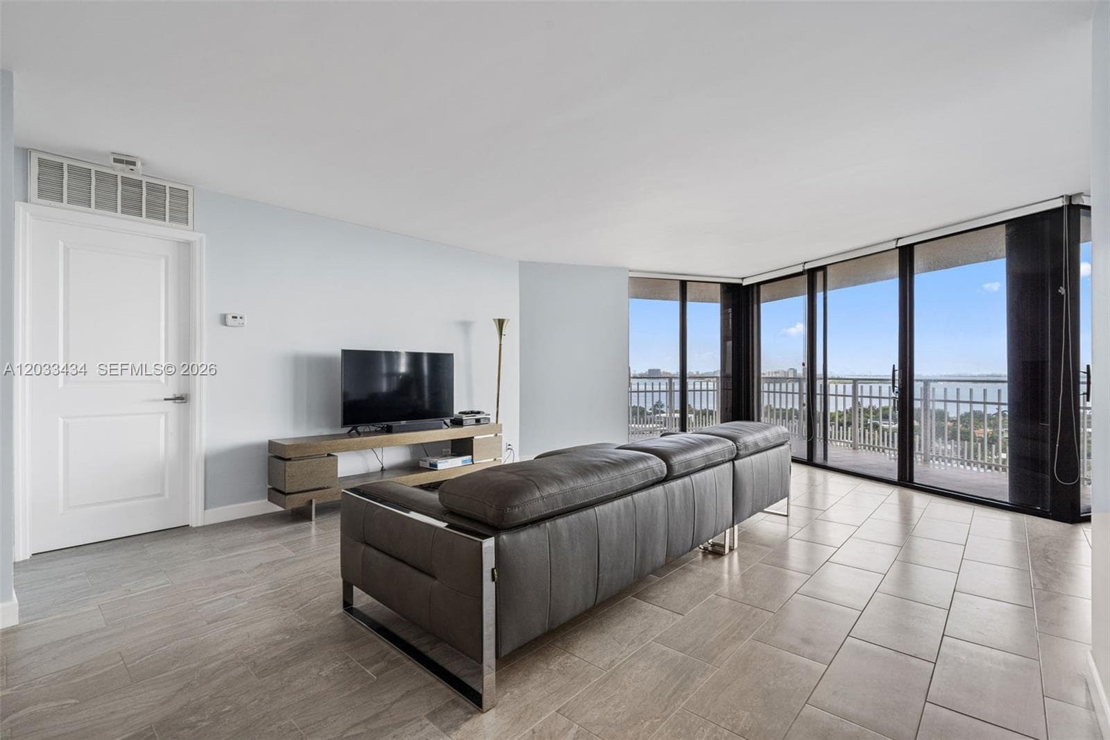 1000 QUAYSIDE TER 1604 photo 7