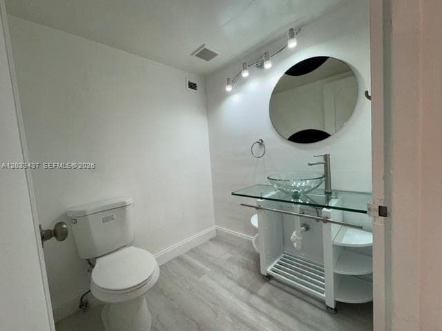 5401 Collins Ave 513 photo 17