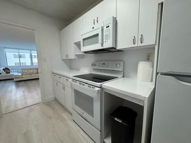 5401 Collins Ave 513 photo 20