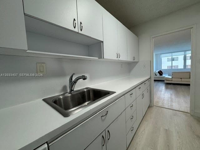 5401 Collins Ave 513 photo 21