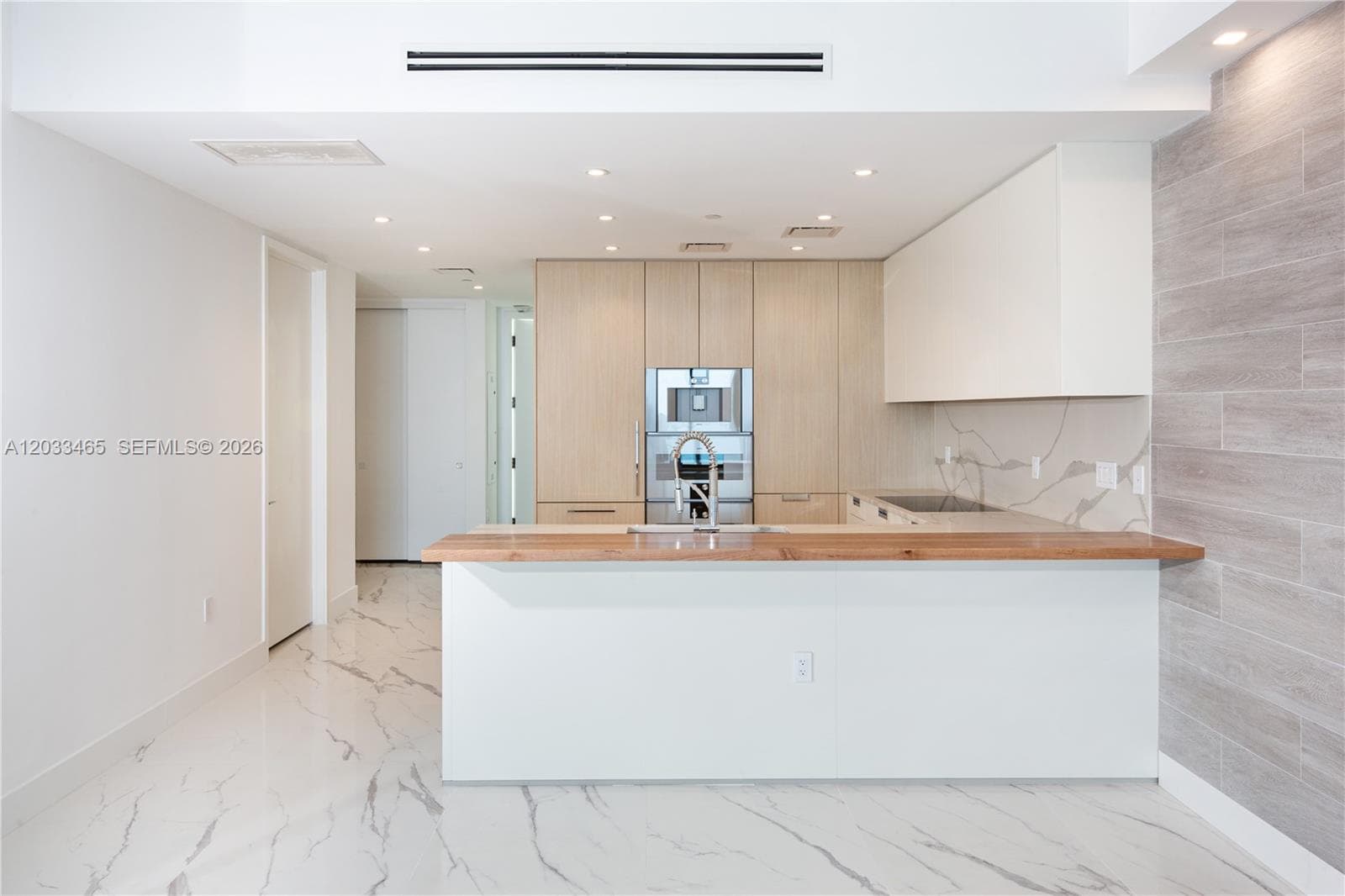 15701 E COLLINS 1403 photo 23