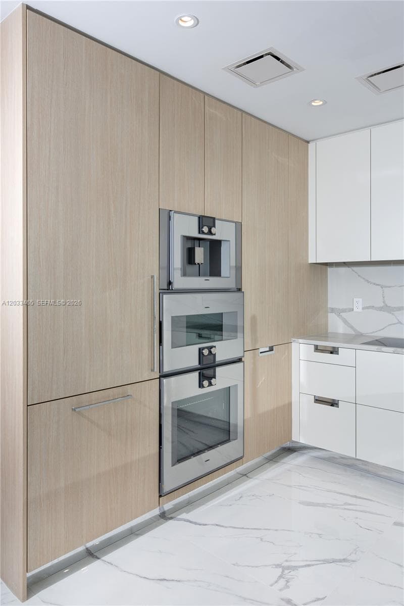 15701 E COLLINS 1403 photo 14