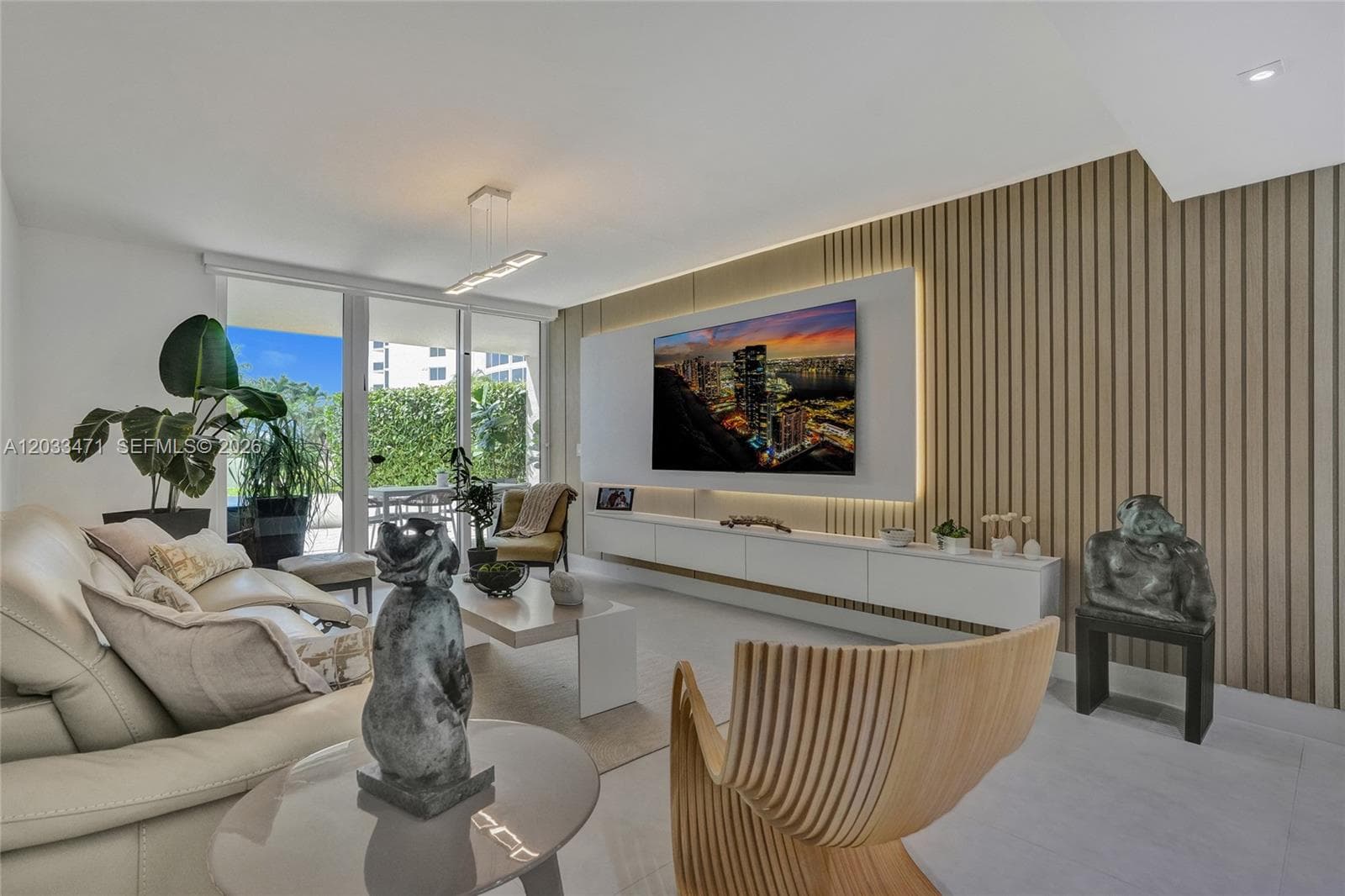 19111 Collins Ave 102 photo 3