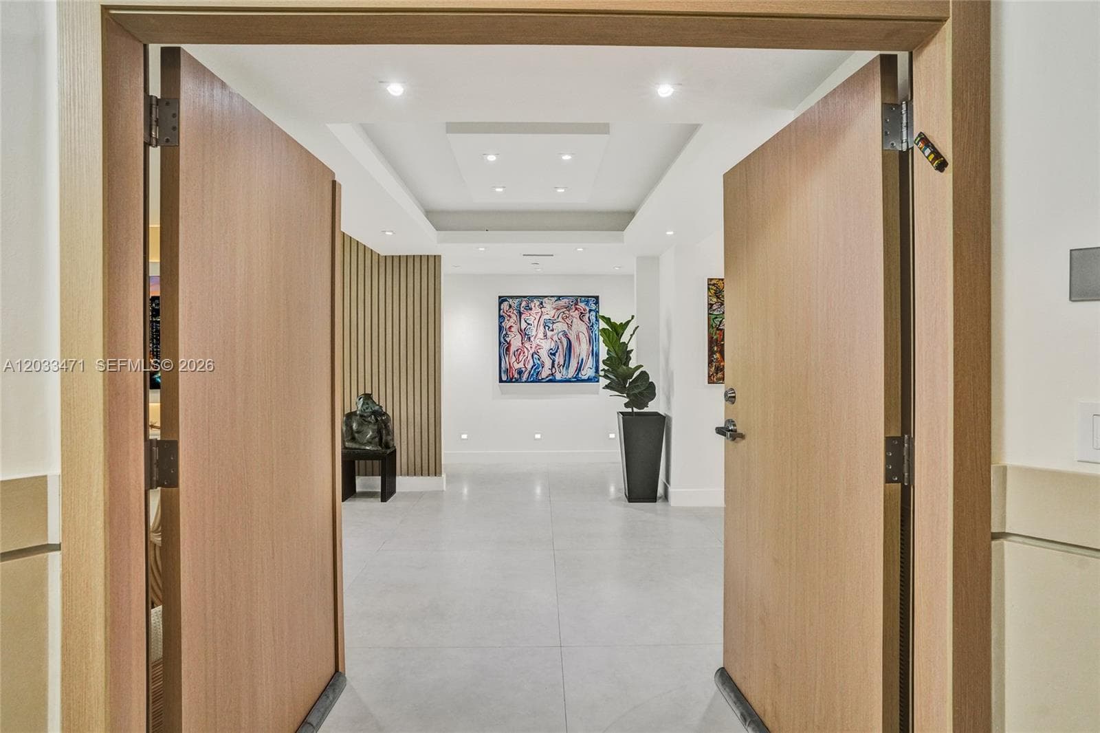 19111 Collins Ave 102 photo 4