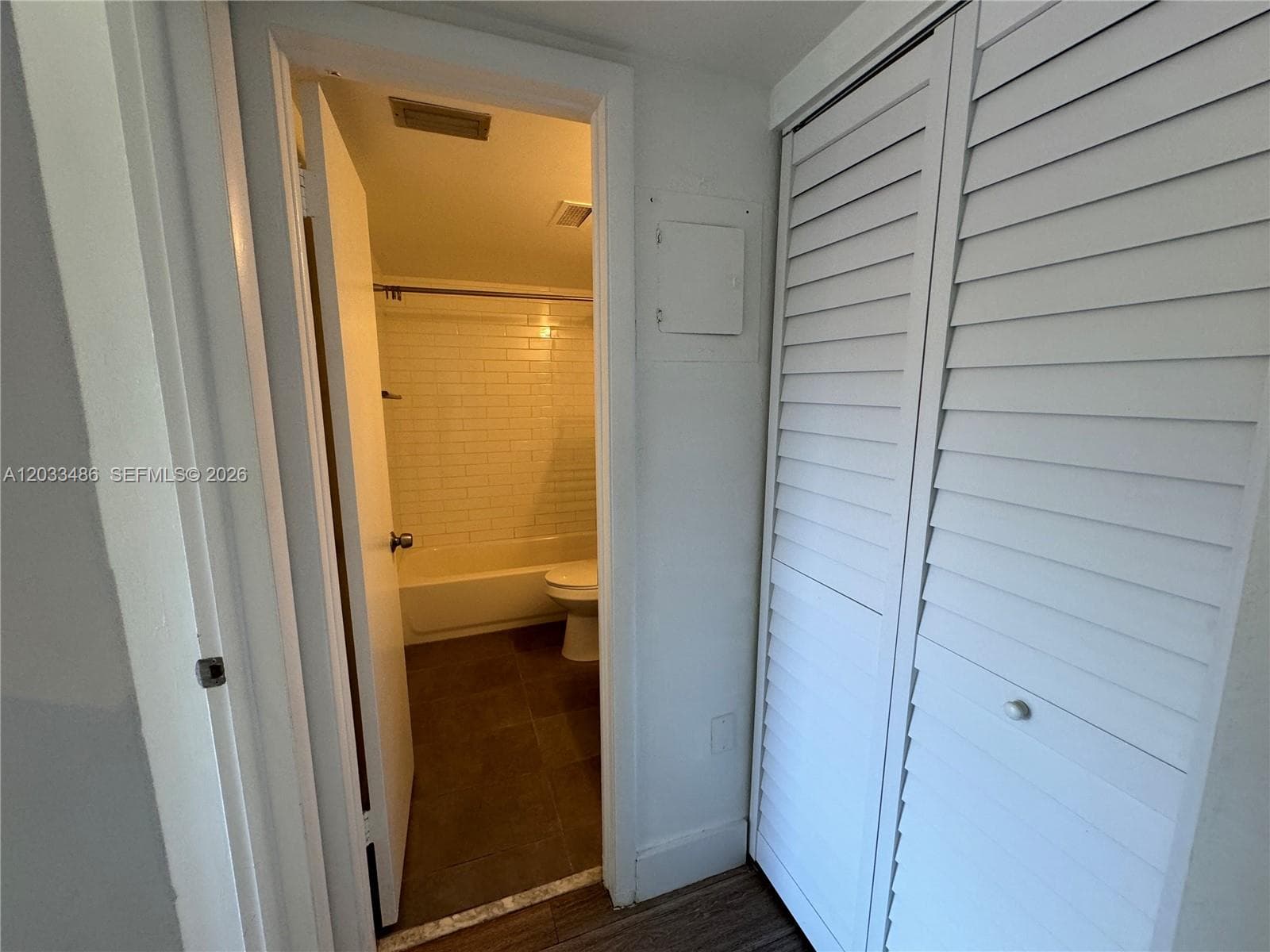 8335 SW 72 AV 211D photo 7