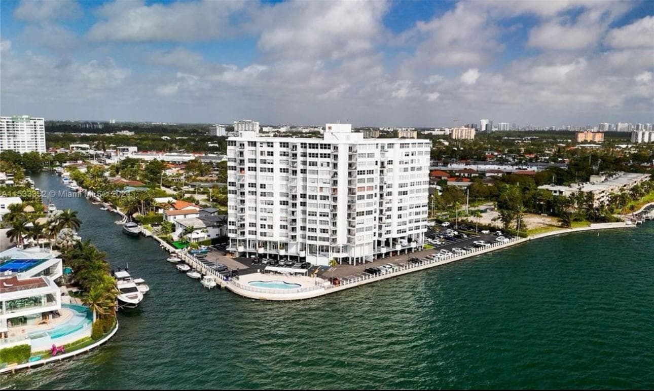 11930 N Bayshore Drive 302 photo 8