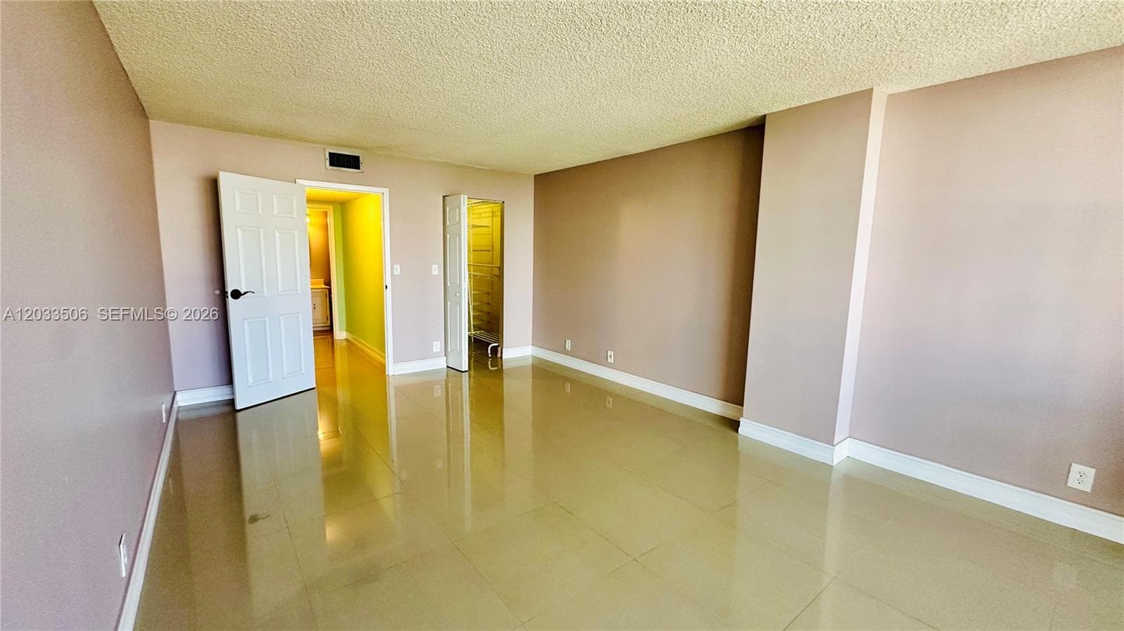 800 Parkview Dr 506 photo 15