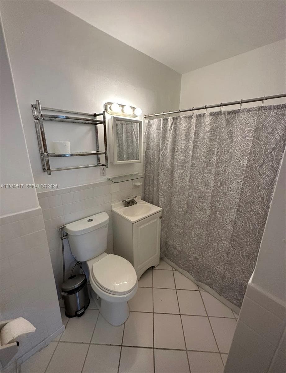 3801 Indian Creek Dr 301 photo 6