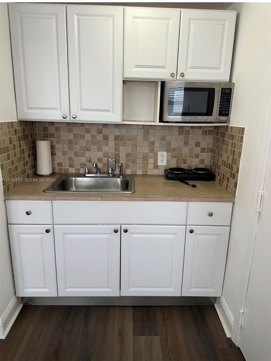 3801 Indian Creek Dr 301 photo 7