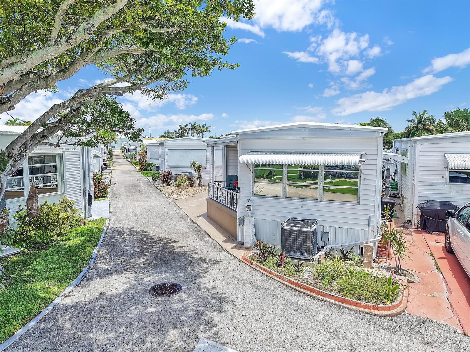 211 Palm Drive H photo 3