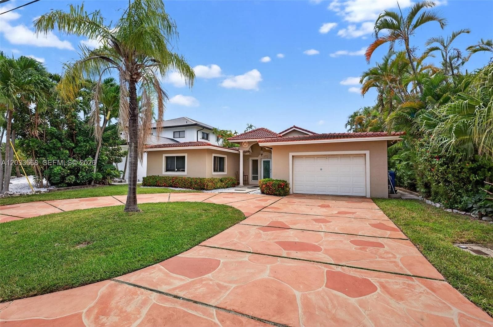 317 S Riverside Dr photo 15