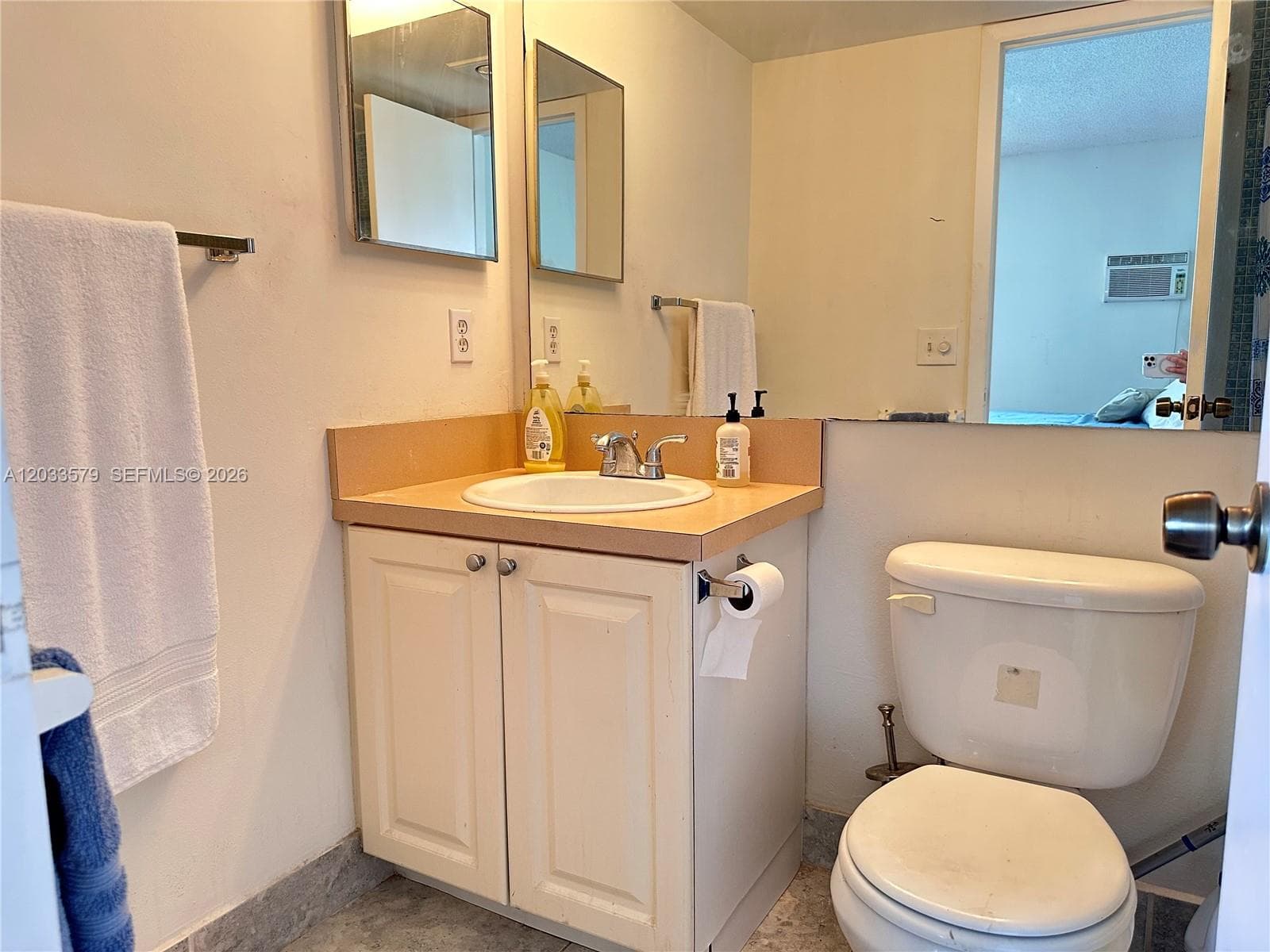 569 Fanshaw N 569 photo 8