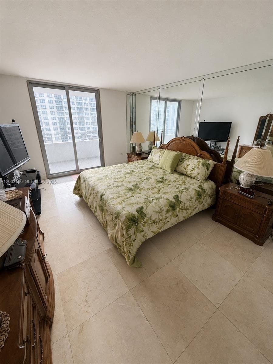 5555 Collins ave 9V photo 19