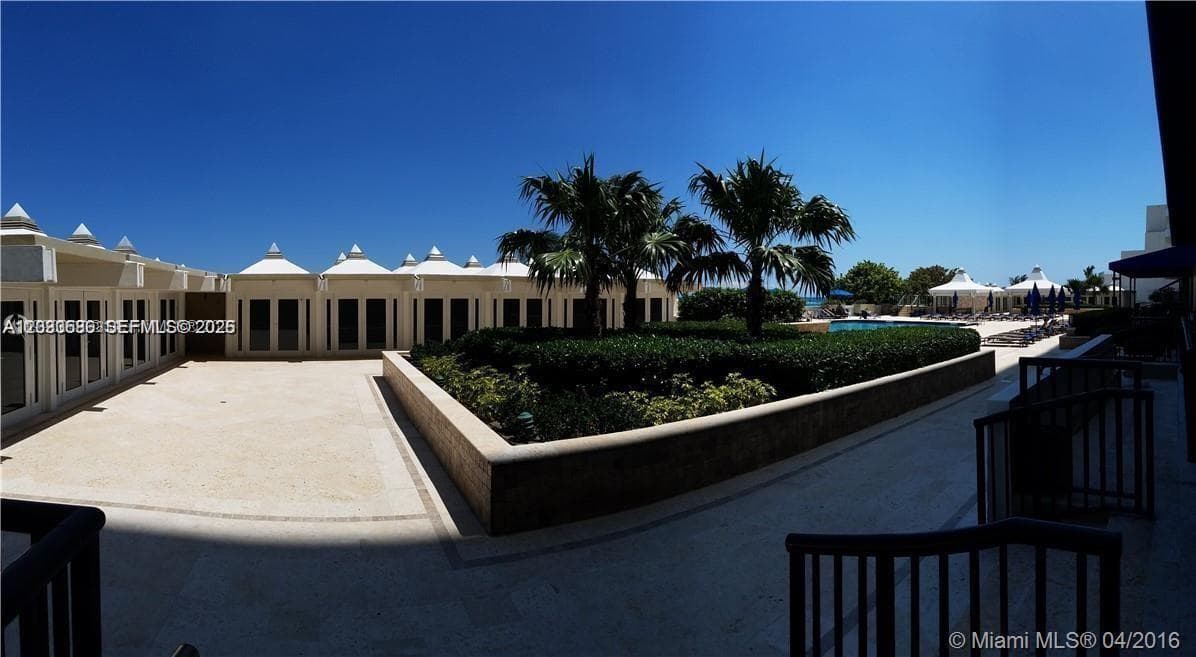 5555 Collins ave 9V photo 4