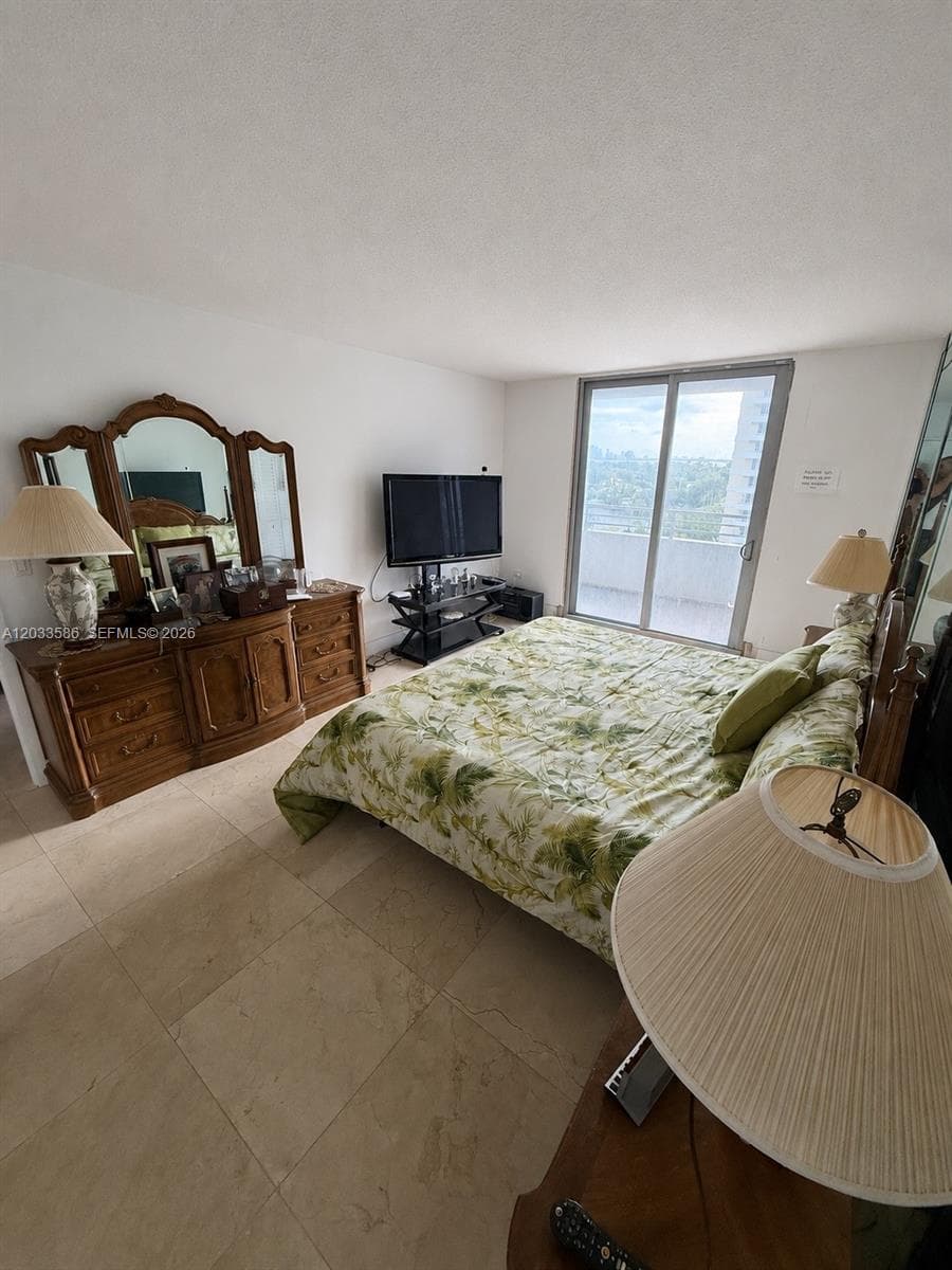 5555 Collins ave 9V photo 21